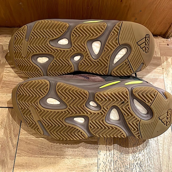 ADIDAS YEEZY BOOST 700 MAUVE . SIZE 9 US - Picture 5 of 5